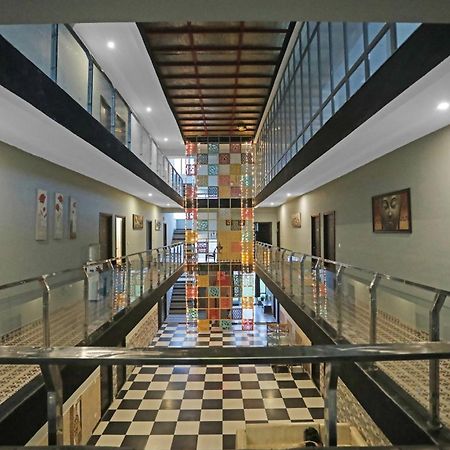 Hotel O Heart Beat Hotel Grander Noida Exterior foto