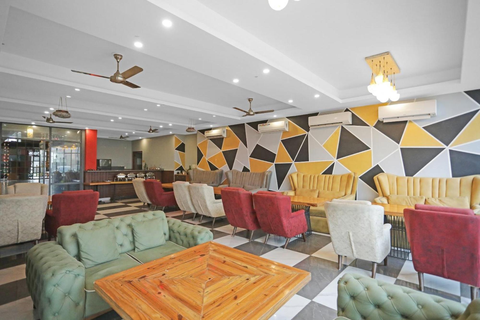 Hotel O Heart Beat Hotel Grander Noida Exterior foto